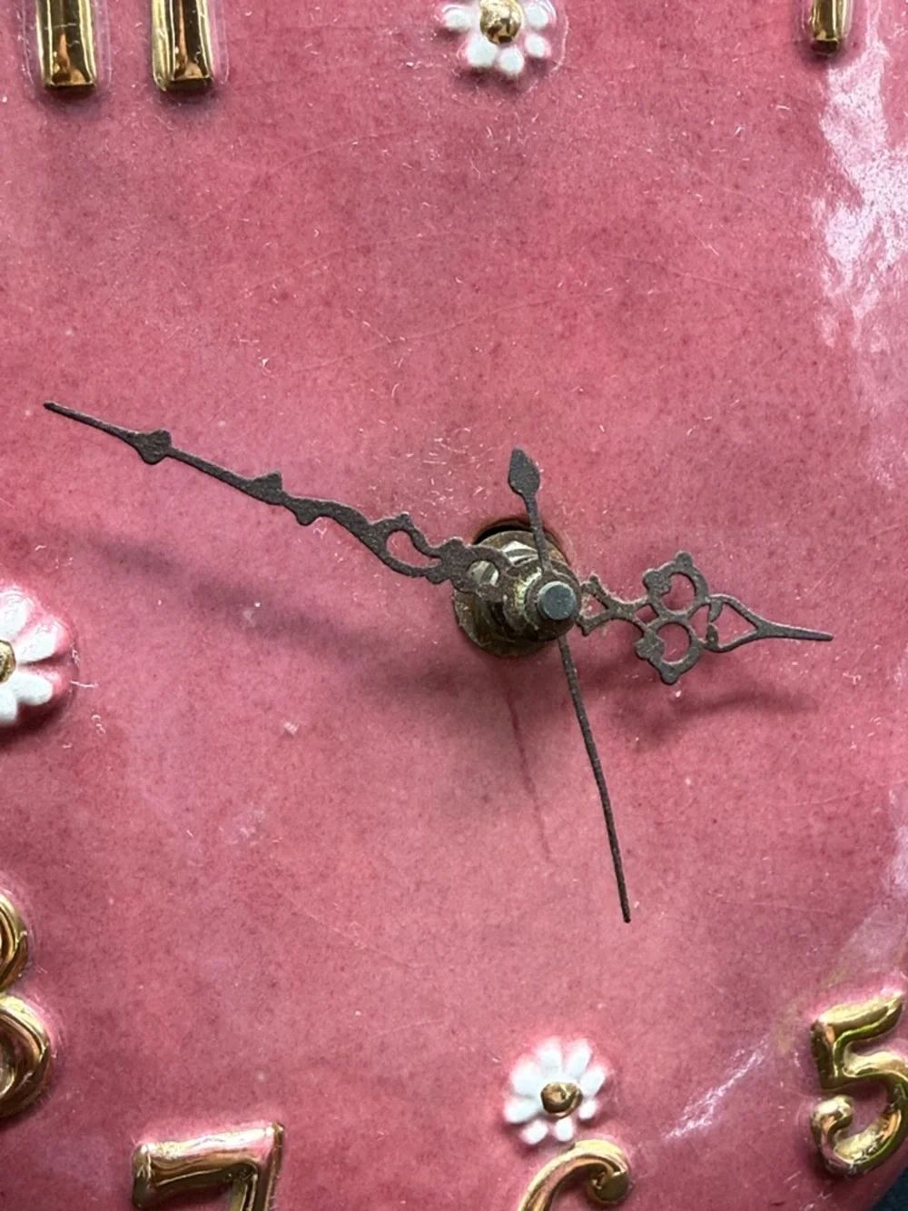 Vintage Pink Ceramic Wall Clock Gold Numbers Floral Retro Kitsch Quartz Works - Picture 9 of 9